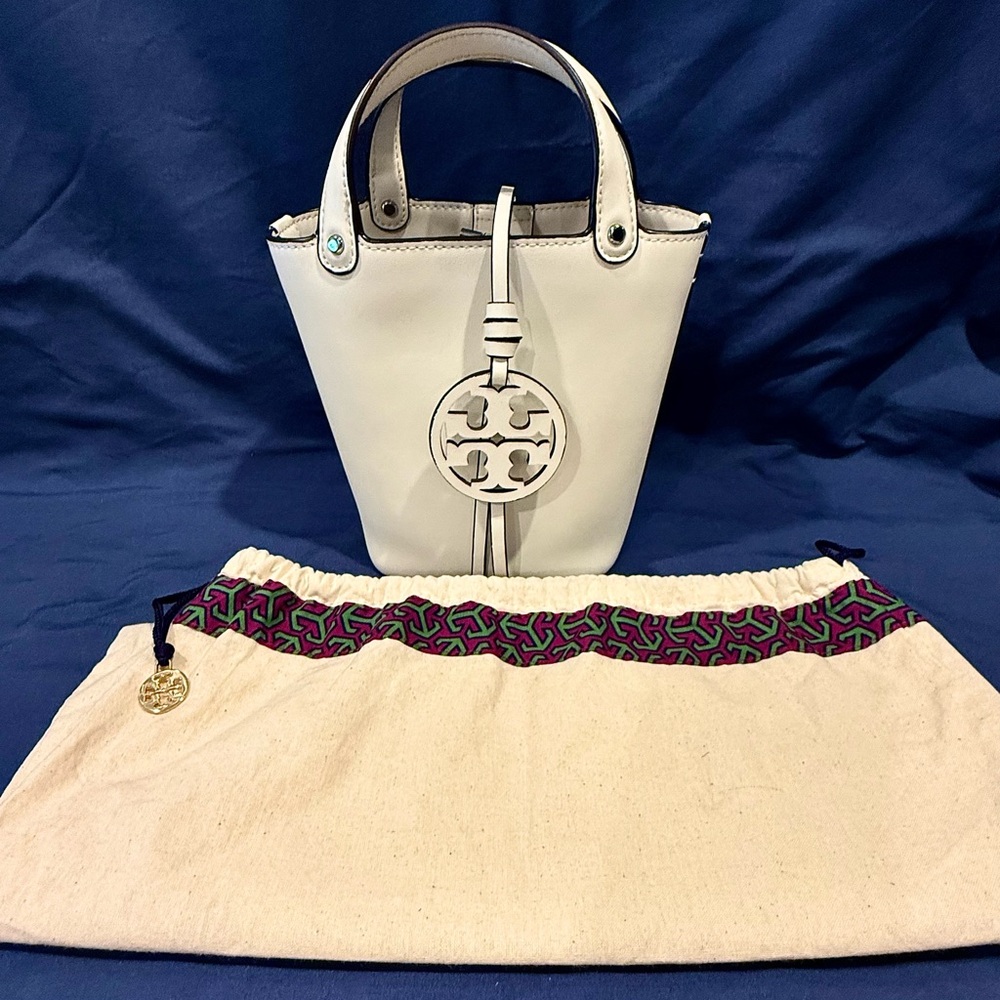 Tory Burch NWOT Miller Mini White Leather Bucket Bag